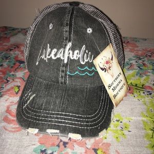 Lakeaholic trucker hat